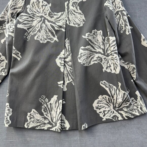 3 Sisters Women Gray Off White Floral‎ Pink Large Button Closure Jacket Sz Small - Picture 7 of 9